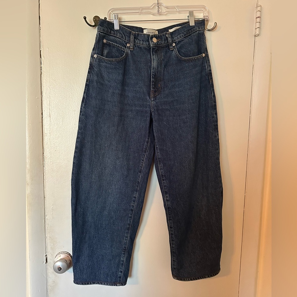 FRAME Low Slung Barrel Jeans, 100% Regenerative Cotton. Tailored. Retail: $298